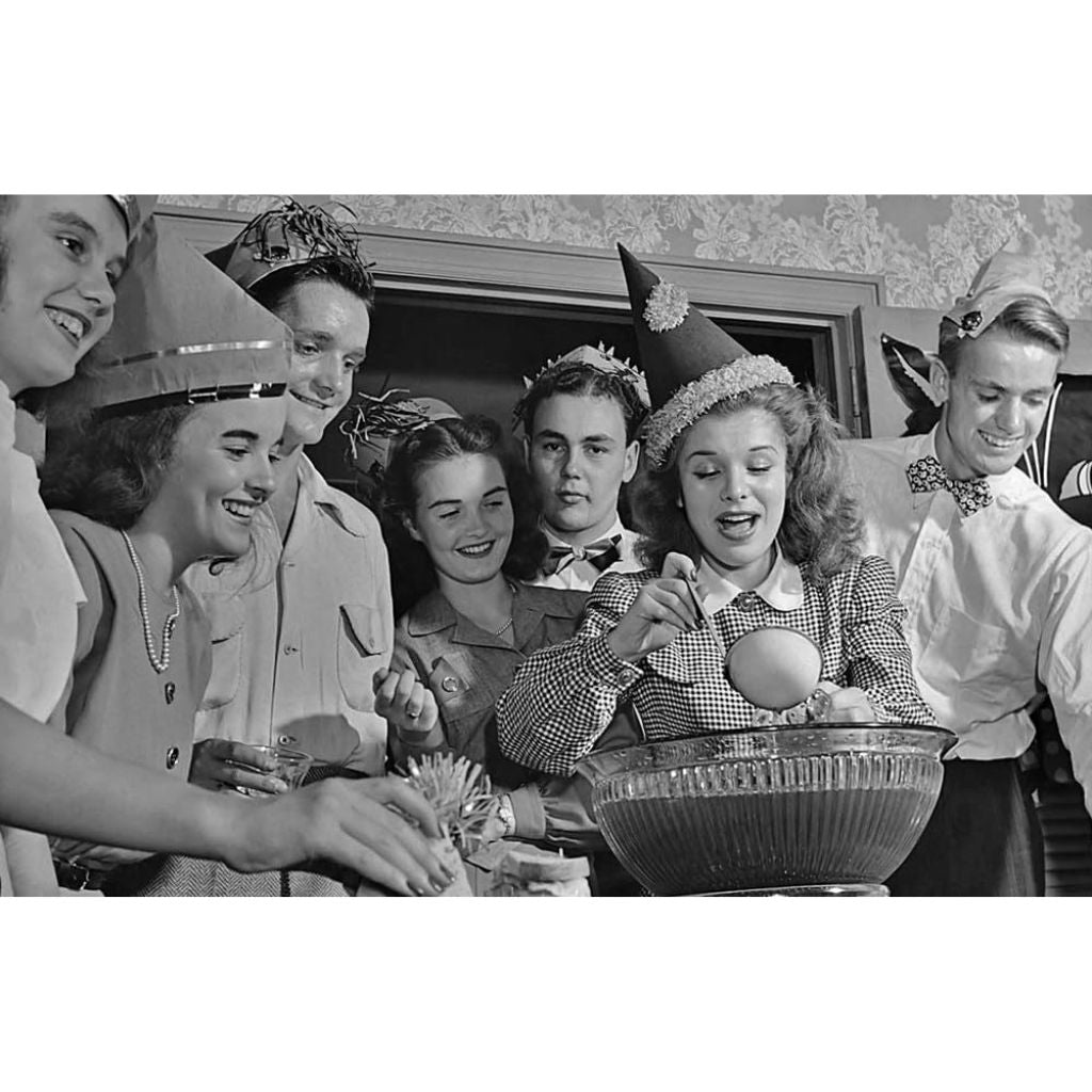Group of people celebrating with decorative hats - Stylish Life: Cocktail Parties