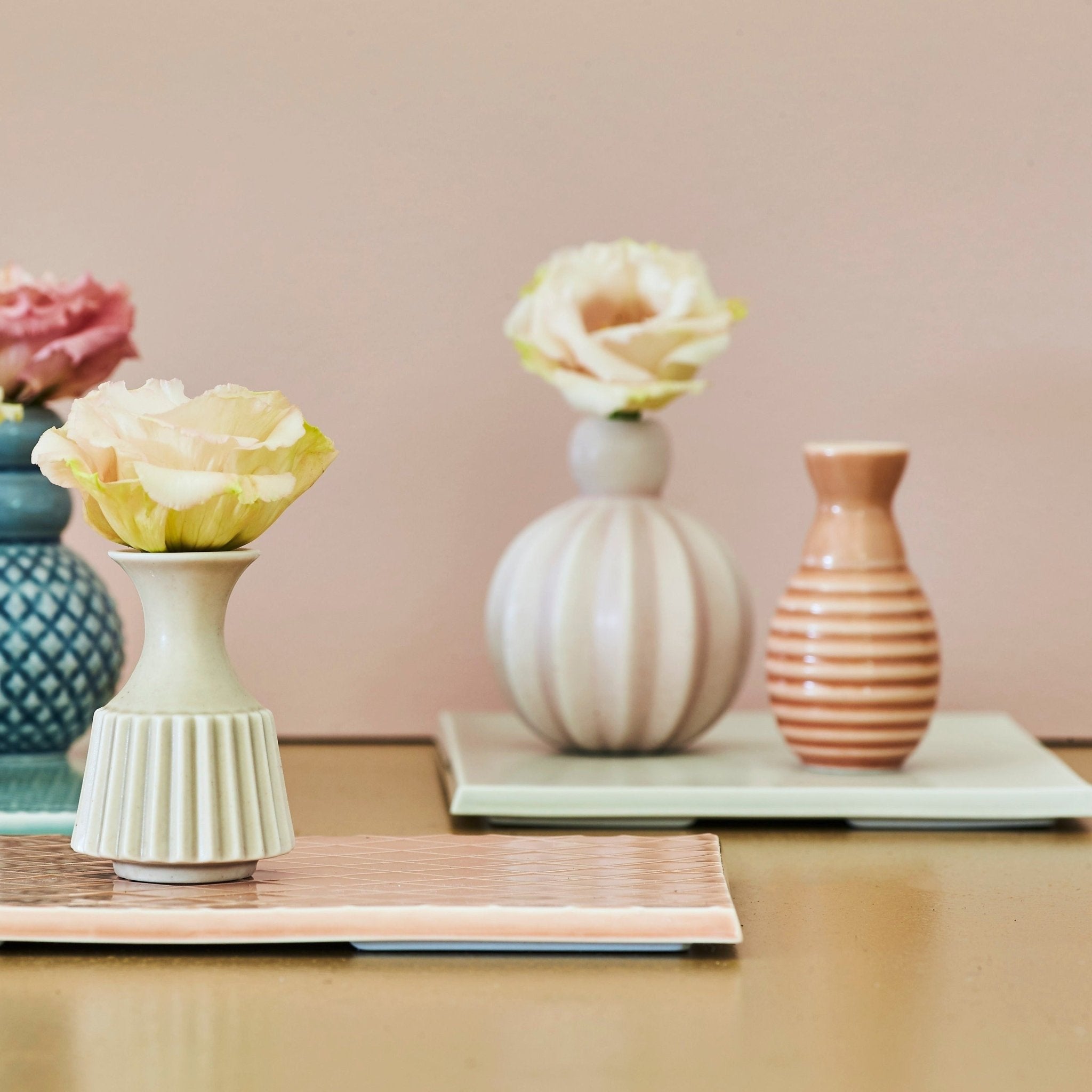 Samsurium Minibell - Set Of Three Vases - Coral - Life of Riley