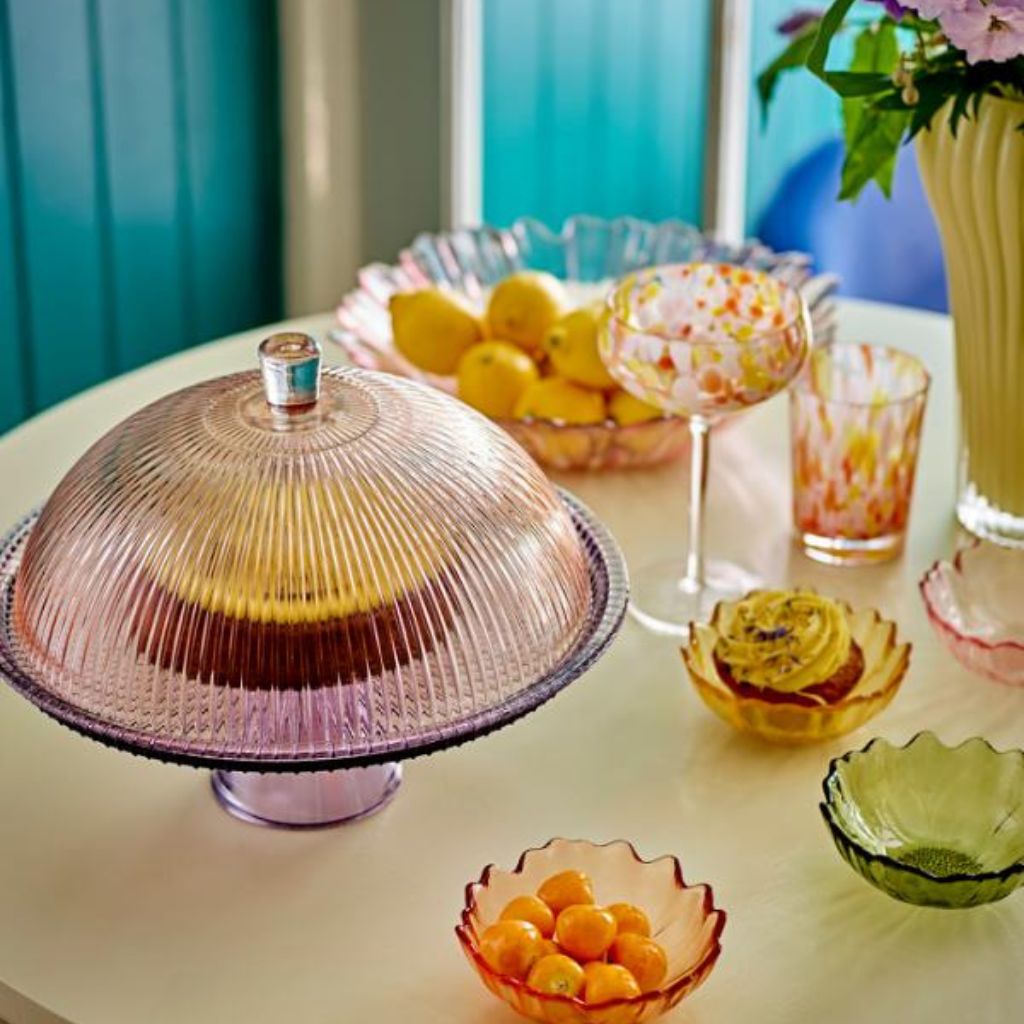 Kana bowls on table setting
