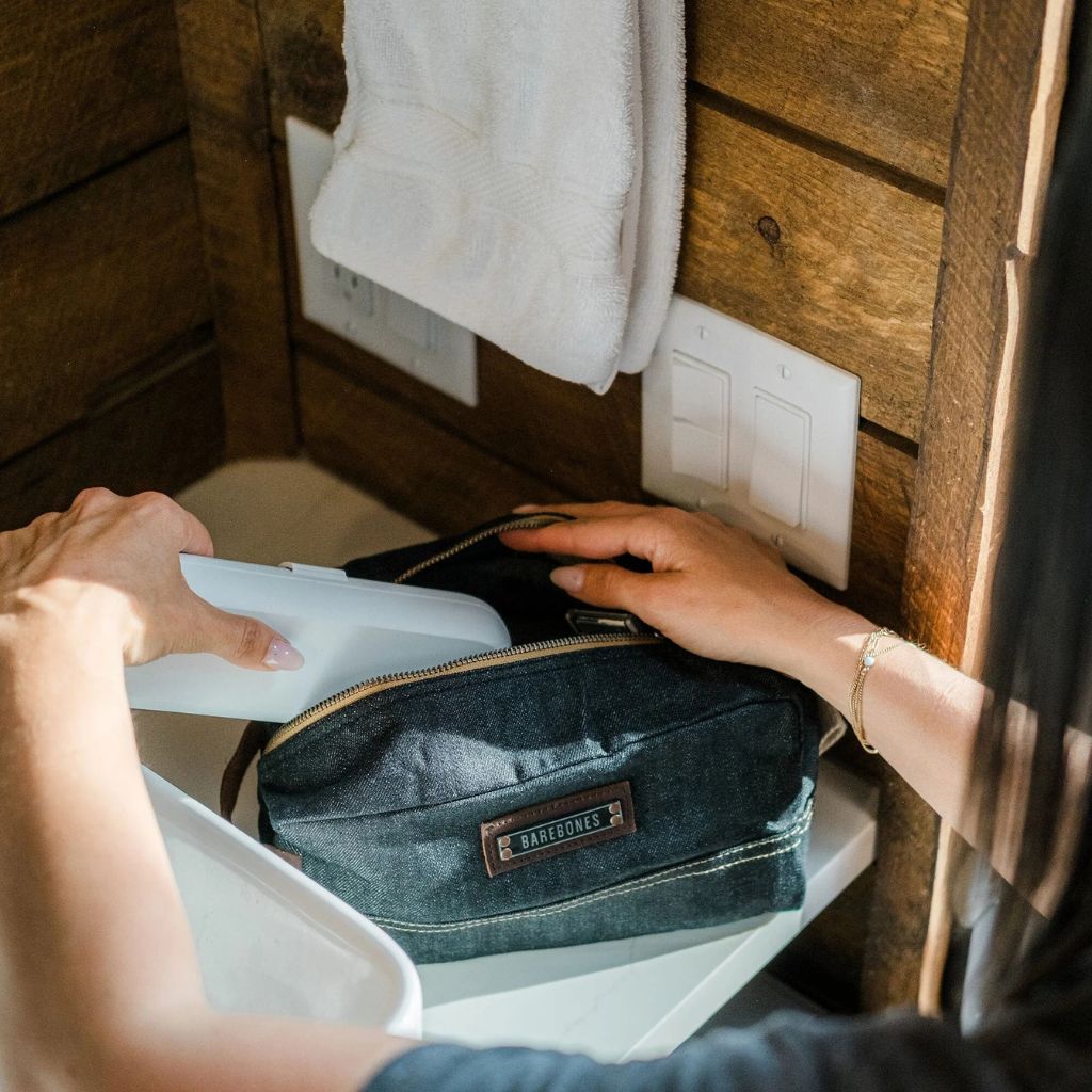 Neelum Dopp Kit
