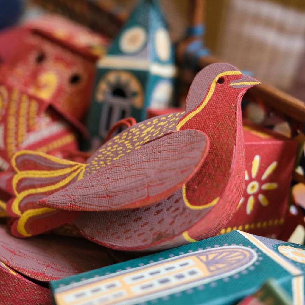 Robin Board Decoration